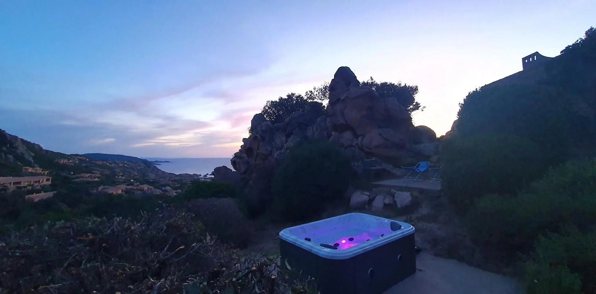 別荘 Roccette Ondaturchese, Vista Mare E Jacuzzi Privata コスタ・パラディーゾ
